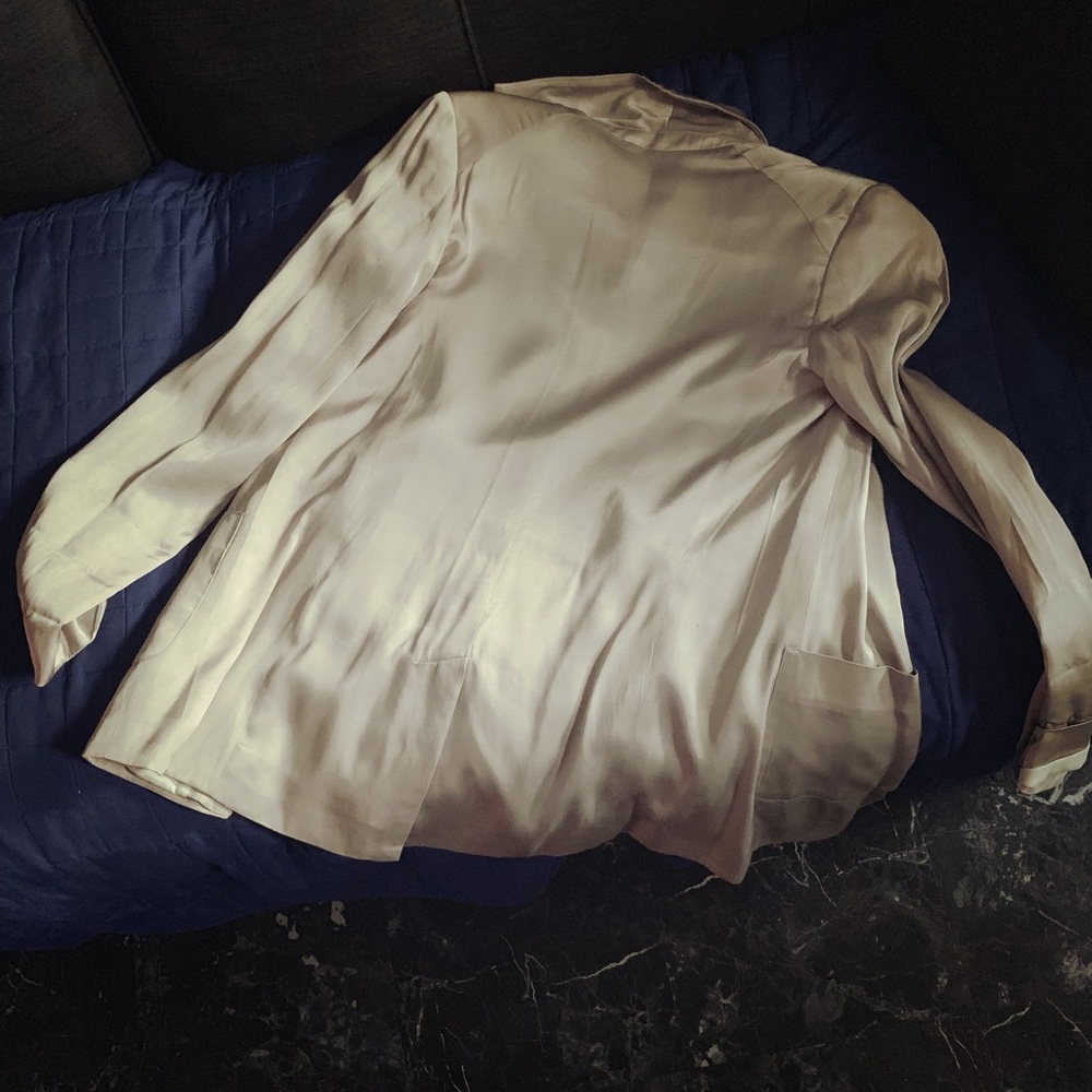 Blazer - Picture 8 of 9